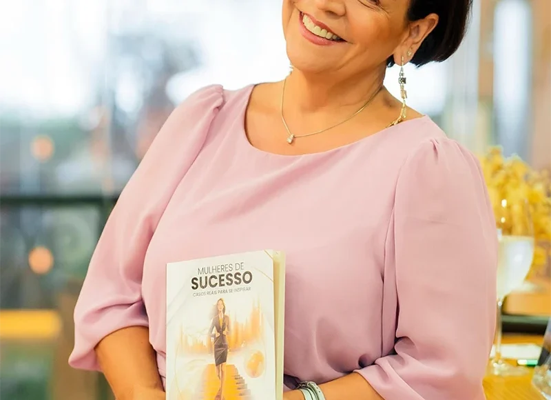 Dra. Anna Paola lança o livro "Mulheres de Sucesso".